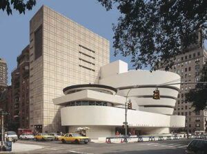 Se tocca farlo anche al Guggenheim… I marosi finanziari imperversano, il museo chiede aiuto agli artisti per un’asta di fund raising