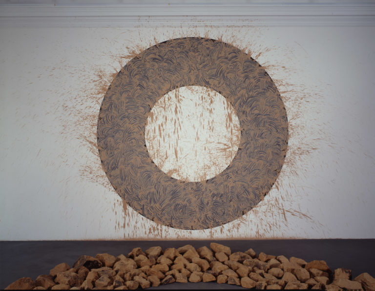 Long Rivoli Mud HR Una mostra che sa tanto di rivincita. Arte Povera a Rivoli