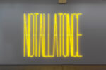 MN Install 005 Aggiornando la voce "artisti italiani oltreconfine": i neon di Maurizio Nannucci di scena a Salisburgo. Su Artribune un foto-report della mostra