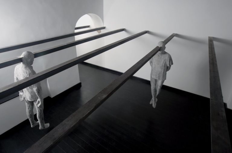 Paolo Grassino T. cemento e putrelle in ferro. Delloro Arte Contemporanea Roma 2011. 19 T come tragedia