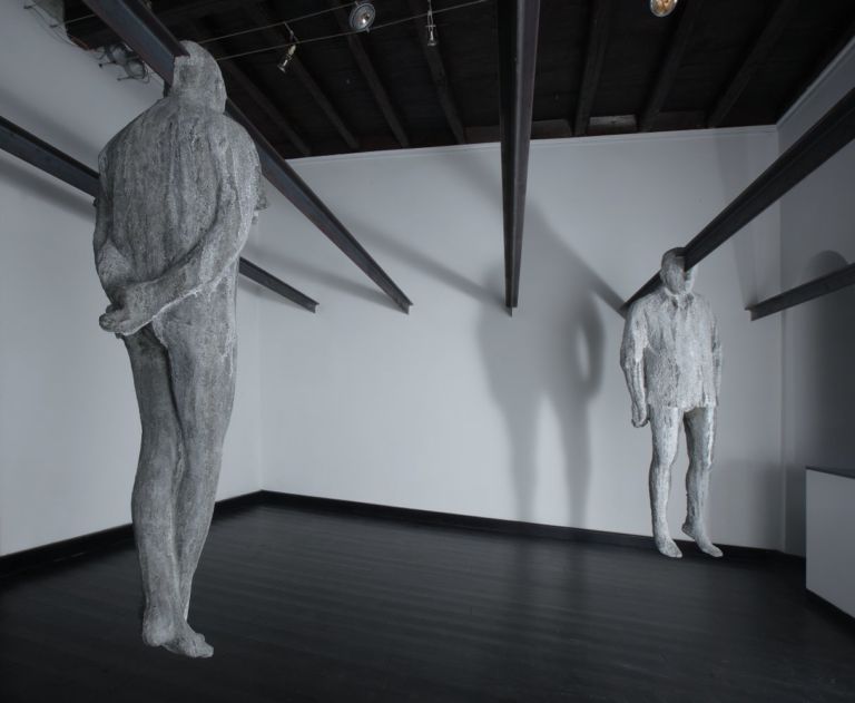 Paolo Grassino T. cemento e putrelle in ferro. Delloro Arte Contemporanea Roma 2011. T come tragedia