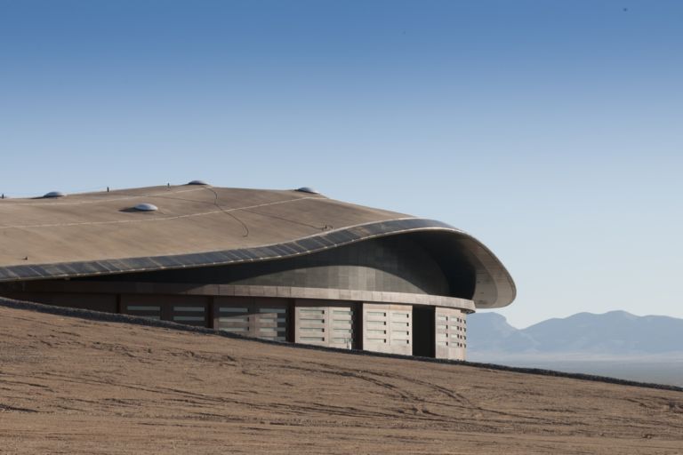 Spaceport America Foster+Partners photo by Nigel Young 6 2011 odissea (turistica) nello spazio. Ecco le foto della prima base spaziale privata al mondo. L’ha disegnata Sir Norman Foster