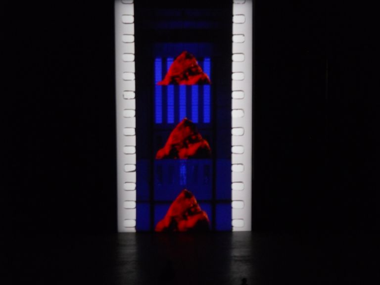 Tacita Dean – Film Turbine Hall Tate Modern 6 London Updates: cinematografo Tate. Ecco a voi le nostre foto del Film sui film di Tacita Dean alla Turbine Hall
