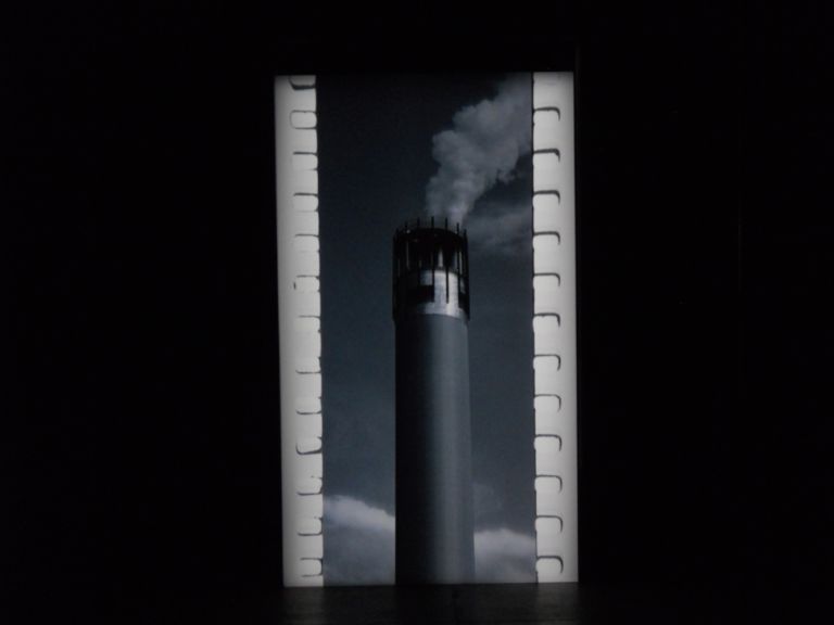 Tacita Dean – Film Turbine Hall Tate Modern 8 London Updates: cinematografo Tate. Ecco a voi le nostre foto del Film sui film di Tacita Dean alla Turbine Hall