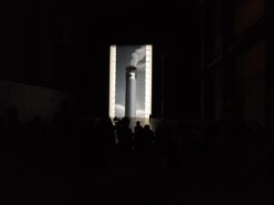 London Updates: cinematografo Tate. Ecco a voi le nostre foto del Film sui film di Tacita Dean alla Turbine Hall