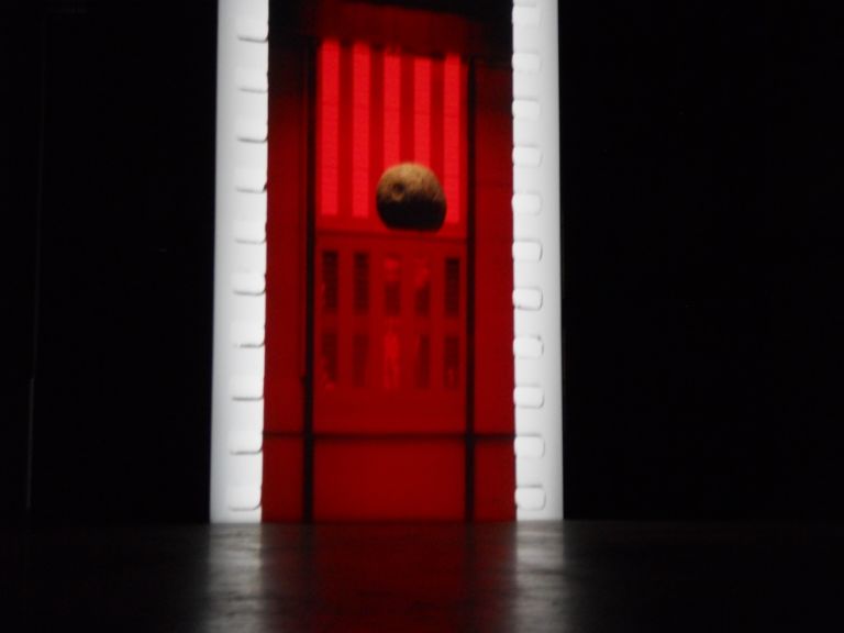 Tacita Dean – Film Turbine Hall Tate Modern 16 London Updates: cinematografo Tate. Ecco a voi le nostre foto del Film sui film di Tacita Dean alla Turbine Hall