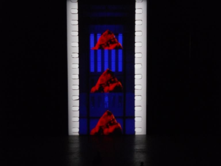 Tacita Dean – Film Turbine Hall Tate Modern 6 London Updates: cinematografo Tate. Ecco a voi le nostre foto del Film sui film di Tacita Dean alla Turbine Hall