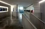 Tadao Ando showroom Duvetica Milano 5 Nuovo spazio “architettato” da Tadao Ando nel quadrilatero della moda a Milano. No, non è una ulteriore sede della Fondazione Pinault, solo un negozio di abiti. Sempre veneziano però