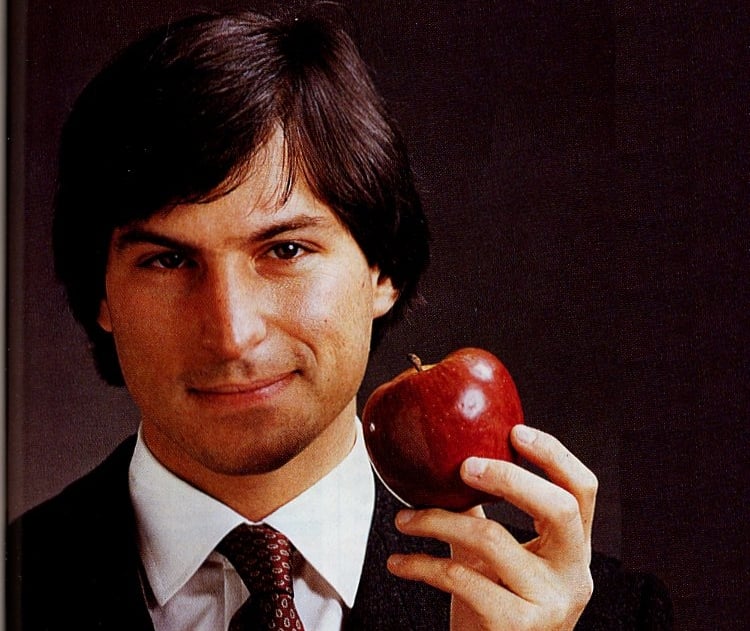 Affamati e folli. Milioni di persone nel mondo rendono omaggio a Steve Jobs, scomparso ieri a soli 56 anni. Una straordinaria selezione di video per ricordarlo…