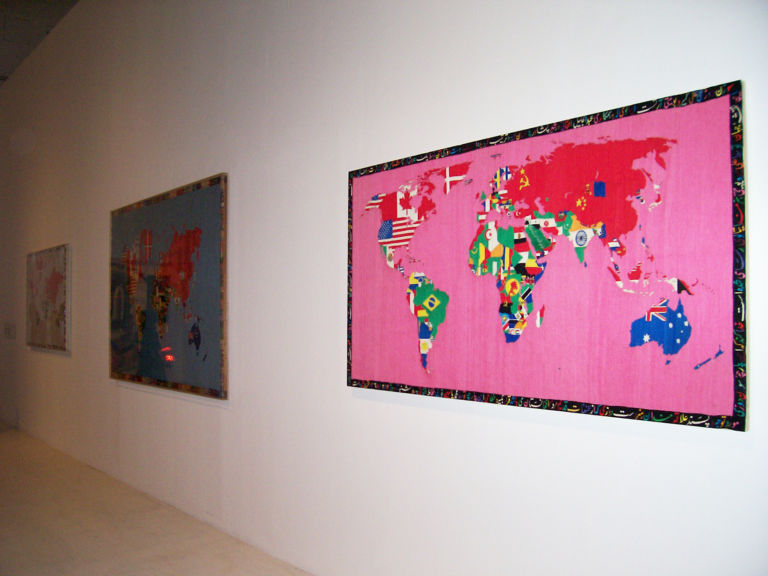 15 Arte Povera 1967 2011 nella foto opere di Alighiero Boetti L’Arte Povera? Viva e vegeta