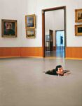 2001 Untitled floor Come Cattelan nessuno mai