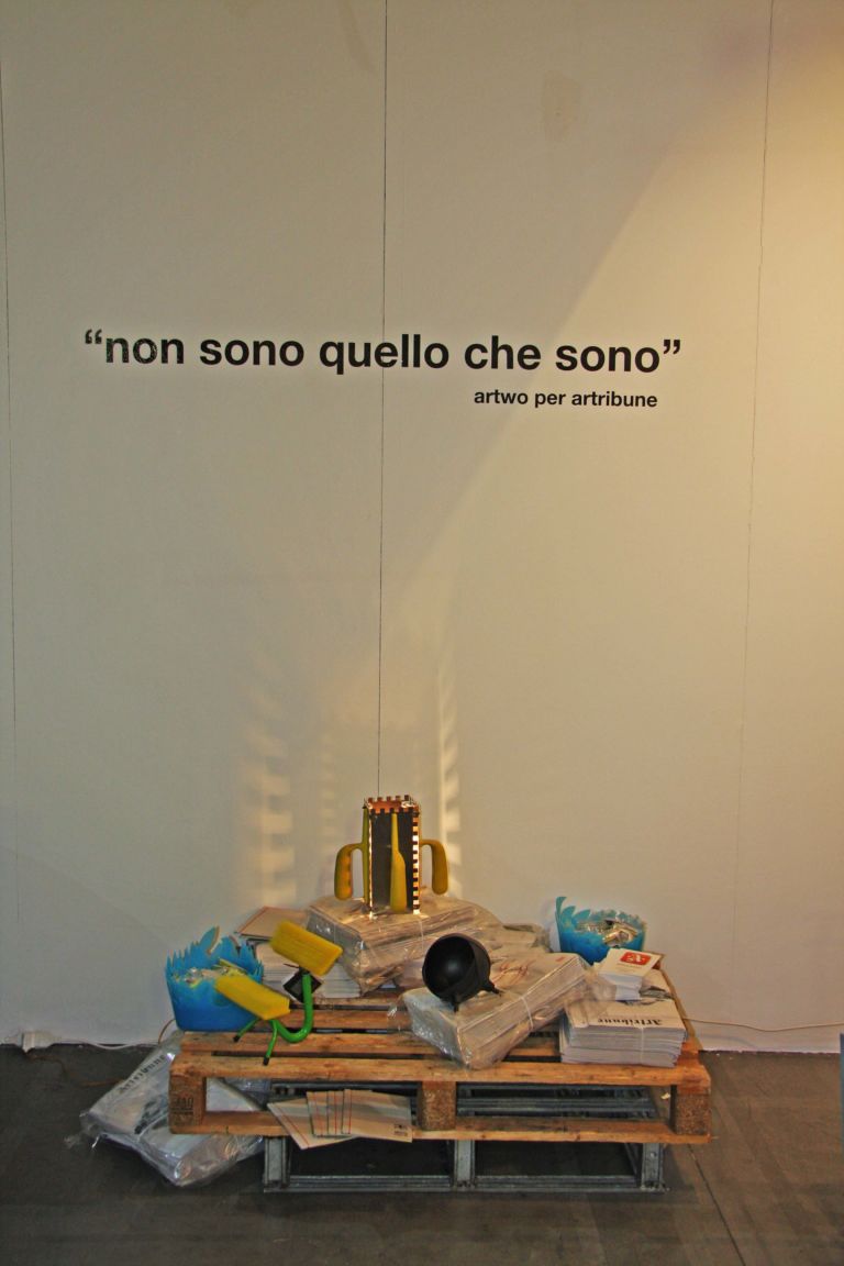 Artissima 18 Lo stand di Artribune 4 Torino Updates: “Non sono quello che sono”. Anche gli stand in fiera possono avere un tema. Come il nostro ad Artissima, per esempio…