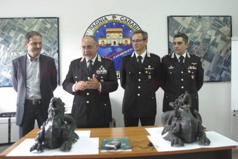 Carabinieri del Comando Tutela Patrimonio Culturale Cercano i Boetti falsi, ma trovano sei chili di droga. Chi sarà mai l’ex gallerista oggi spacciatore che i Carabinieri hanno appena fatto ingabbiare a Roma?