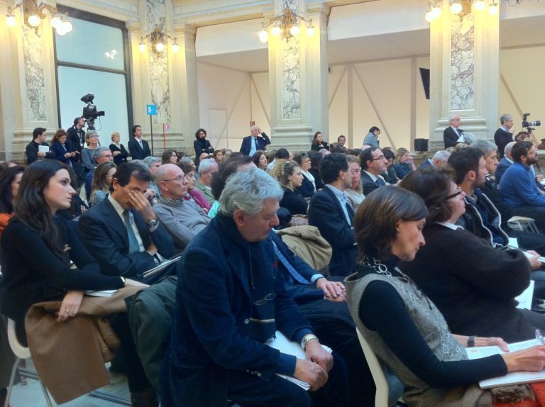 Folla alla conferenza I livelli stratosferici di Banca Intesa: è già una realtà la sezione Ottocento delle Gallerie d’Italia a Piazza Scala. Finalmente una Milano che primeggia