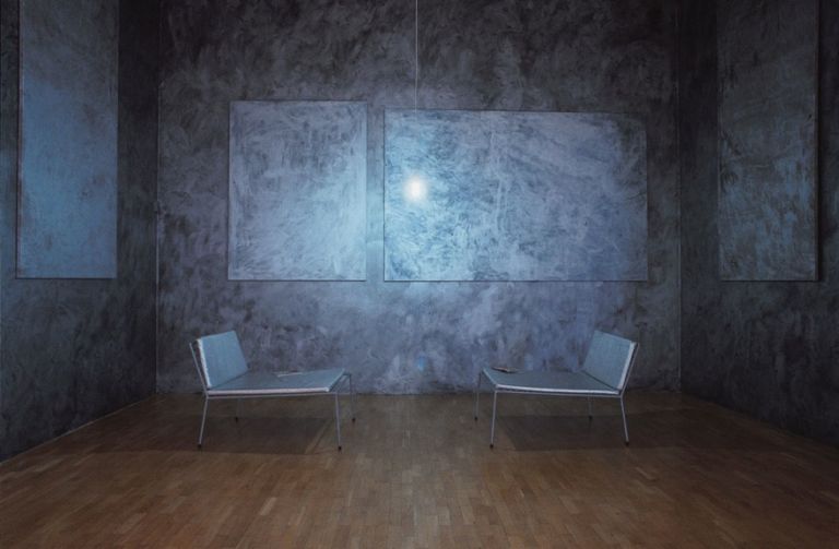 Franz West – Moonlight installazione Courtesy Whitechapel Art Gallery London 2003 Rosso viennese. Inaugurata la 21er Haus, il nuovo museo dedicato al Ventunesimo Secolo, Artribune presente con foto e video