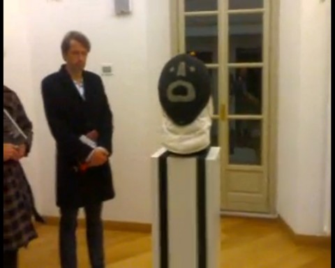 Gregorio Samsa Ancora a chiedervi chi è questo Gregorio Samsa? Eccovi il video-blitz della mostra torinese, parla la curatrice Adriana Polveroni