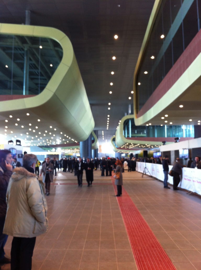 Inaugurazione Stazione Tiburtina Roma 12 Scatto da Alta Velocità, inaugurata a Roma la nuova Stazione Tiburtina (ma tutto quel che c'è intorno rimane come prima, nonostante le promesse). Ecco tutte le foto di edificio & opening