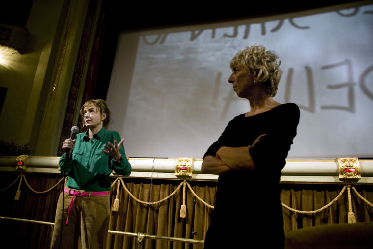 Letizia Renzini e Silvia Lucchesi Terza giornata a Firenze per Lo schermo dell’arte. Ecco i trailer dei film di oggi, e la fotocronaca di ieri al cinema Odeon…