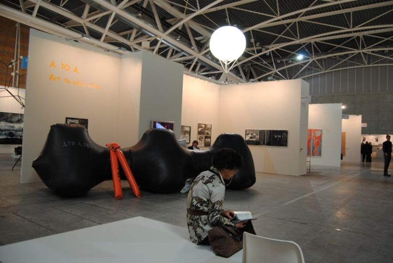 artissima2011 16 Torino Updates: non era ancora aperta ed era già una megagallery. Tutta Artissima in (oltre) trenta foto. Un istante prima di inaugurare