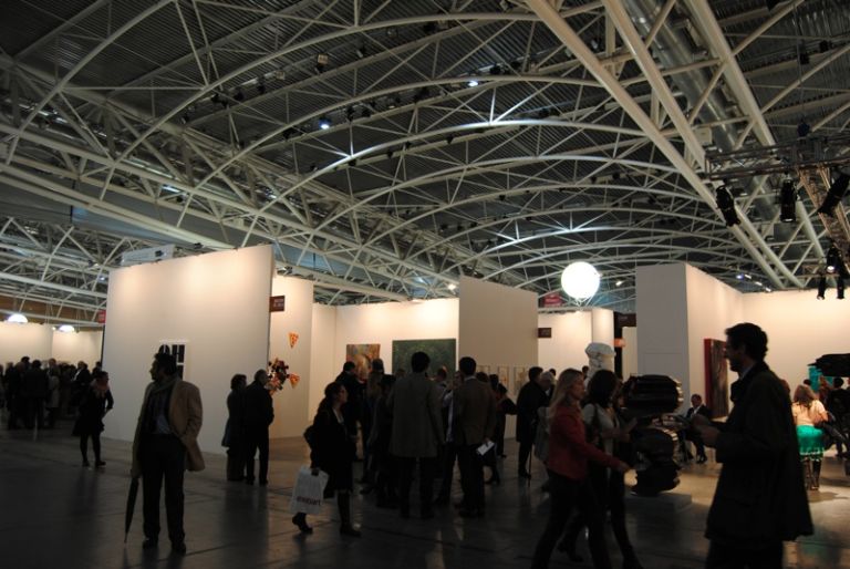 artissima2011 30 Torino Updates: non era ancora aperta ed era già una megagallery. Tutta Artissima in (oltre) trenta foto. Un istante prima di inaugurare