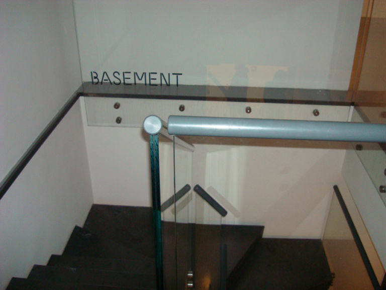 basement Il posticcio, metafora del reale