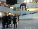 cattelan ny3 Tutto Cattelan “steso” al Guggenheim. Il Maurizio nazionale celebrato a New York con una grande (l’ultima?) mostra antologica. E Artribune ve la fa vedere subito subito…