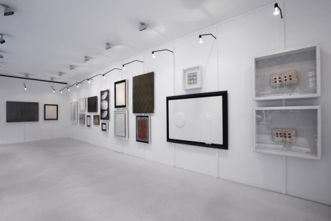 1 Veduta parziale della mostra “Manzoni Azimut” Gagosian Gallery Londra 2011. Photo B. Bani Italiani a Londra. Piero Manzoni e Azimut