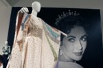 Elizabeth Taylor Christie’s New York 3 Signore in visibilio per abiti e accessori di Liz Taylor, 100% di venduto per le ultime aste newyorkesi dedicate da Christie’s alla diva