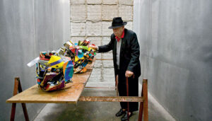 Il Pollock della scultura. Il 2011 si porta con sé il grande John Chamberlain, morto a 84 anni a Manhattan