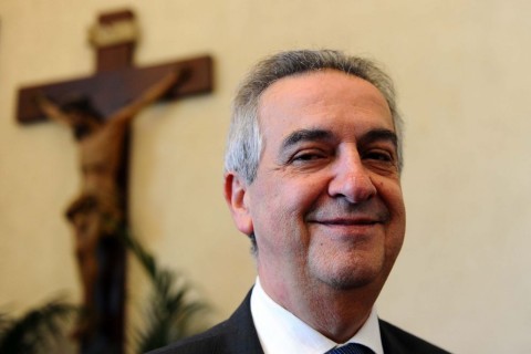 Lorenzo Ornaghi Ornaghi si fa bello per quattro gatti nei musei a Natale. E intanto gli altri “professori” gli sfilano 67 milioni di euro dalle tasche!