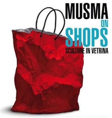 Sculture in vetrina. A Natale MUSMA on Shops porta l’arte contemporanea tra le vie del centro di Matera