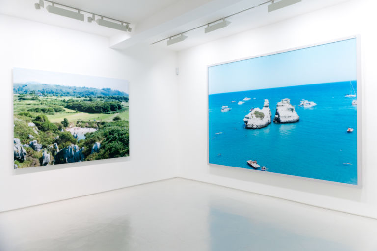 Massimo Vitali Brancolini Grimaldi Londra 3 Bianco Vitali. Abbacinanti e metafisici paesaggi alla conquista di Londra, ecco le immagini della personale da Brancolini Grimaldi