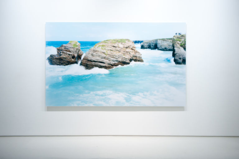 Massimo Vitali Brancolini Grimaldi Londra 6 Bianco Vitali. Abbacinanti e metafisici paesaggi alla conquista di Londra, ecco le immagini della personale da Brancolini Grimaldi