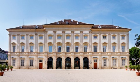 Palais Liechtenstein – Facciata sud e ingresso del museo – Courtesy Palais Liechtenstein Che fare se i conti sono in rosso? A Vienna il Museo Liechtenstein non ci pensa due volte: da gennaio solo visite su appuntamento…