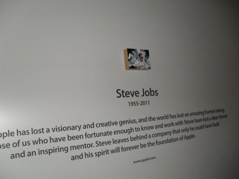 Steve Jobs 1955 2011 Photo Claudia Giraud 13 Preferisco Microsoft, ma glorifico Apple. La Steve Jobs collection di Mr BasicNet Marco Boglione va in mostra a Torino (in attesa di farne un Museo?)