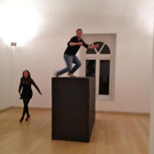 Succedeva nel 2011: utilizzare come cubo per le vostre danze una scultura di Richard Serra? Al Madre era possibile anche questo, durante le famose serate
