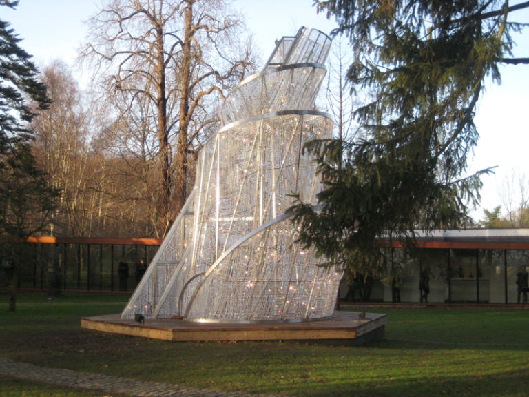 10 AI WEIWEI Fountain of light by day Ai Weiwei: l’est al nord
