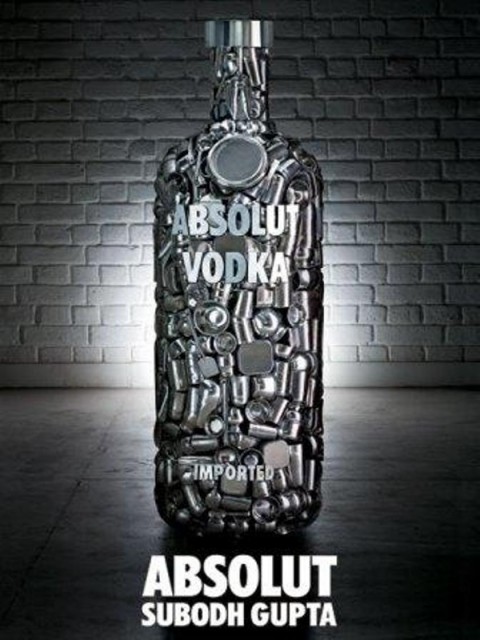 Absolut by Subodh Gupta Delhi Updates: Absolut Indian. Sul treno della vodka più creativa del globo, sale la coppia più famosa dell’India, Subodh Gupta e Bharti Kher