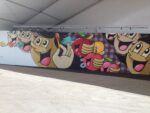 Affordable Art Fair LA Murales degli australiani Dabs Myla allingresso Los Angeles Updates: ad Affordable Art Fair spopolano Pop Surrealism e street art. Ma non vi perdete il video con l’apparecchio che dà forma alle immagini…