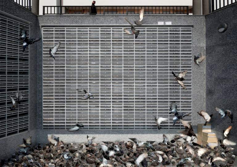 FRP2 Galerie Gourvennec Ogor Marsiglia 8 Dallo spazio infinito all’elemento definito. Si spinge fino a Marsiglia il duo milanese FRP2 per presentare i suoi ultimi paesaggi urbani, ecco la fotogallery