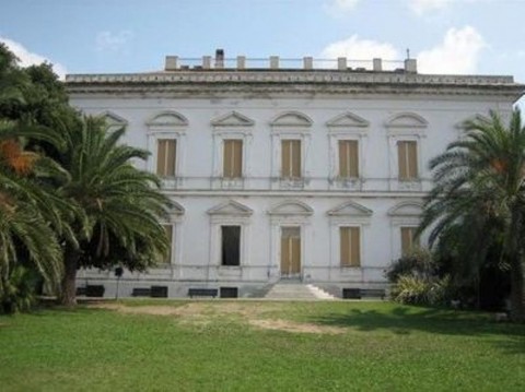 Il Museo di arte contemporanea di Villa Croce Chi vuole diventare curatore di Villa Croce? Finalmente da Genova arriva il sospirato bando. Si guadagna poco? No, pochissimo. Ma vale la pena