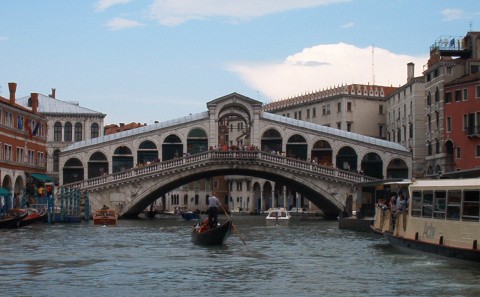Il Ponte di Rialto E Renzo Rosso fa il Della Valle a Venezia. Sarà la sua Diesel a finanziare il restauro del Ponte di Rialto