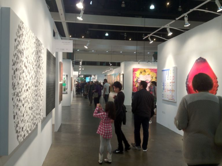 La Art Show 14 Los Angeles Updates: atmosfera formale, stand più rassicuranti, il classico clima “da fiera” si trova ad LA Art Show