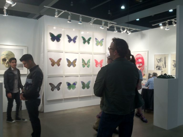 La Art Show la Paul Stolper e i multipli di Hirst Los Angeles Updates: Damien Hirst si alterna a Renoir e Monet, corridoi pieni a LA Art Show. Ma è nel Contemporary che Los Angeles può creare un’alternativa alla East Coast