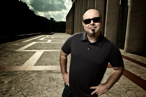 Teho Teardo Cosa succede stanotte? Dandaddy, Elio Germano e Teho Teardo insieme per un videoclip nato da un progetto fotografico