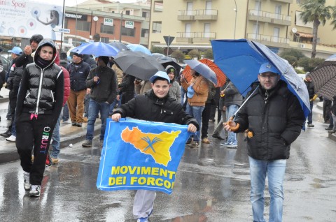 per le strade il Movimento dei Forconi Sicilia burning. La rivolta dei Forconi e dei musei