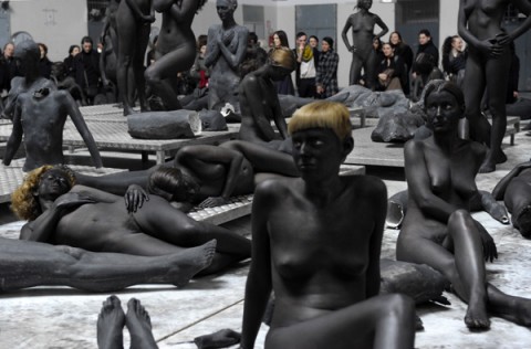 1266308053747 vanessa beecroft00001 L’arte ti guarda insight (II)