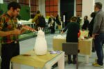 Affordable Art Fair performance 7 Affordable Art Fair Updates: pizza allo stand Lago? No, è una performance del gruppo Fooda. E ci sono anche i pinguini “solidali”…