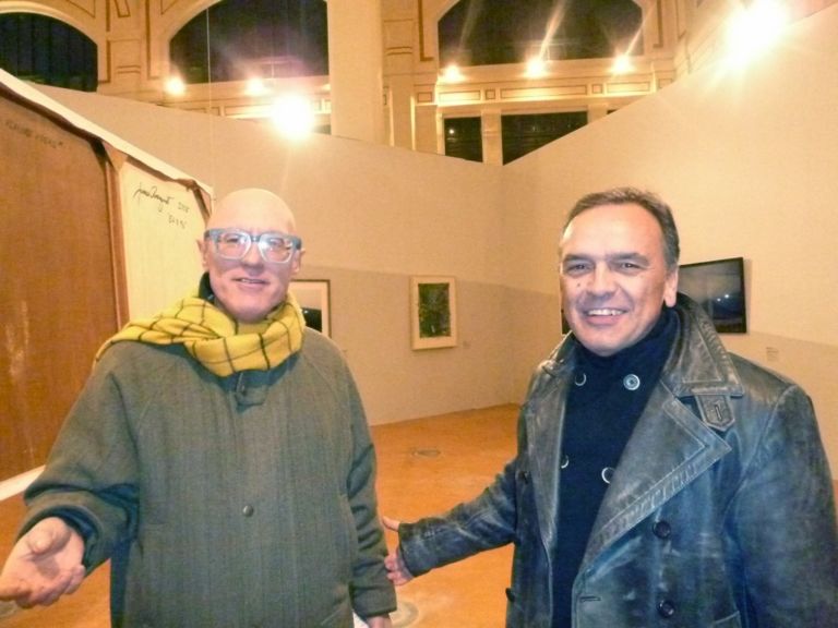 Antonio Riello e Arnold Mario DallO I grandi nomi dell'arte contemporanea al confronto col fuoco della natura. Ecco chiccera all'inaugurazione della mostra triestina. Negli spazi incredibili dell'ex pescheria