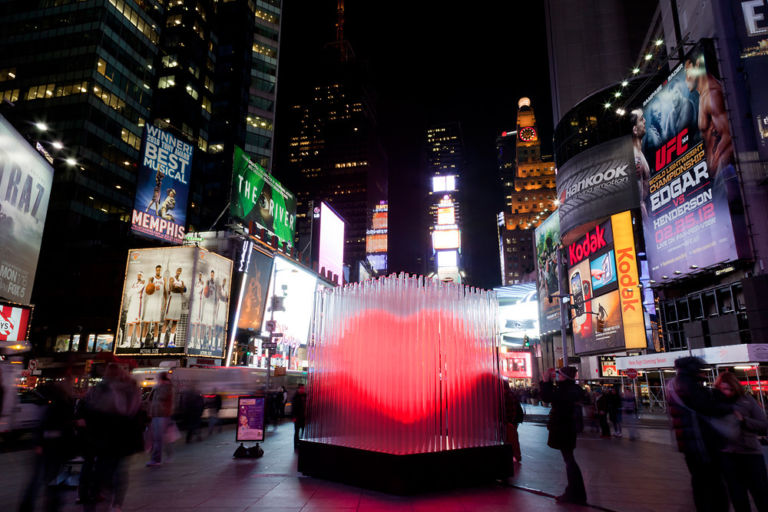 Bjarke Ingels a Times Square 2 San Valentino ad arte vol. 3: New York? Ha un cuore danish. A Times Square l’installazione touch-sensible dell’imprevedibile Bjarke Ingels